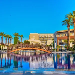 Отель Palm Wings Kusadasi Beach Resort&spa