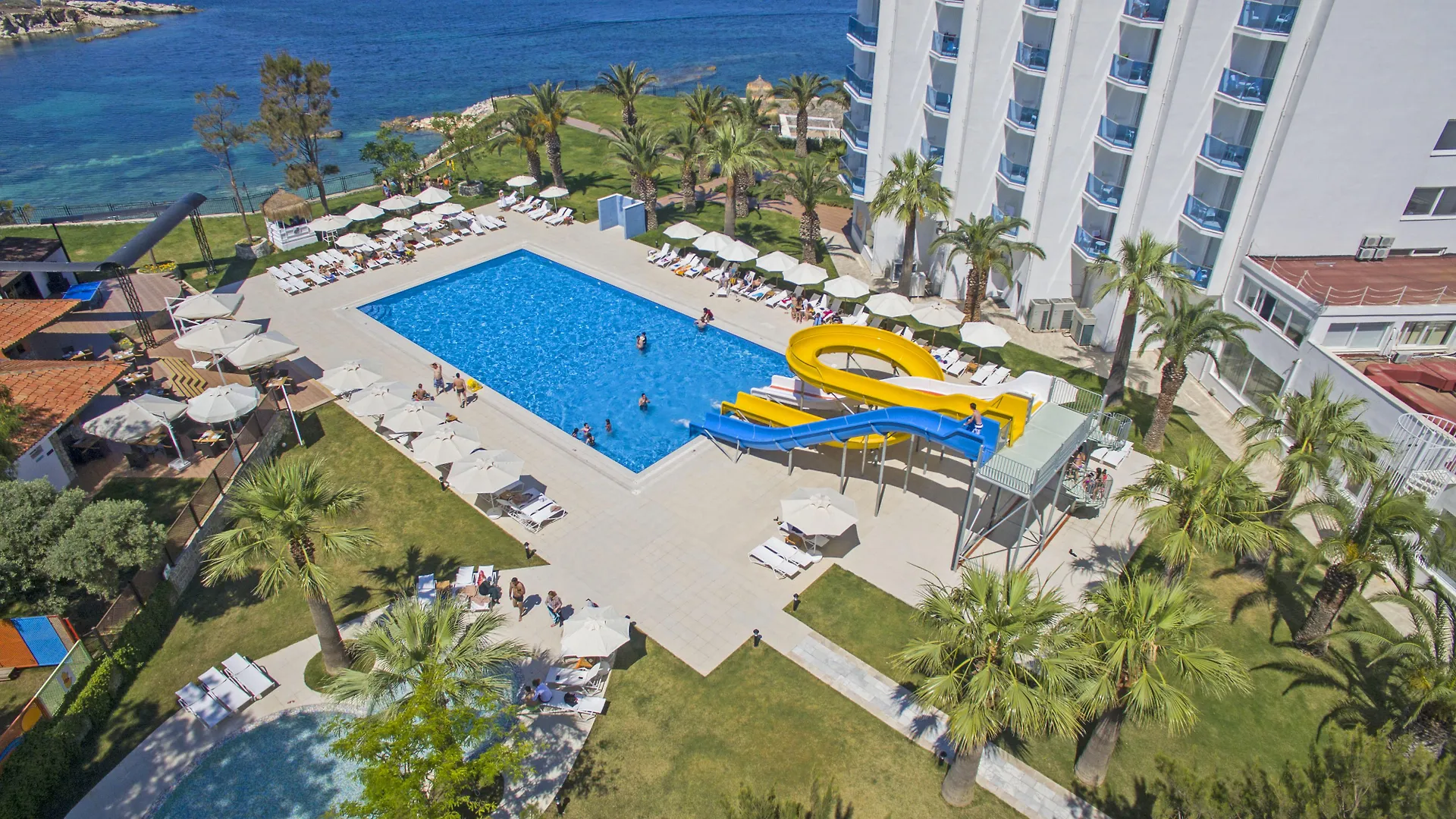 Le Bleu Hotel & Resort Кушадасы