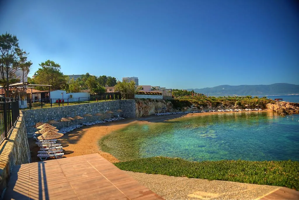 Le Bleu Hotel & Resort Kusadasi 5*,